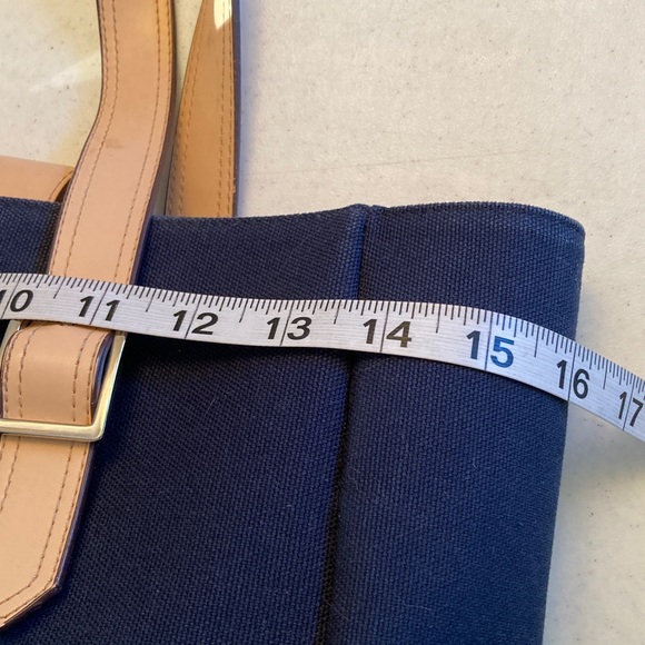 Amanda Smith Navy and Tan Tote Bag - Picture 7 of 9